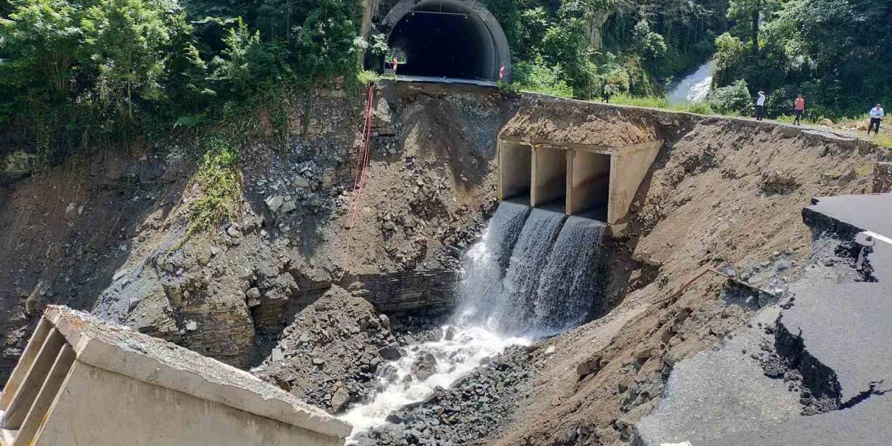 Karadeniz-akdeniz Yolu’nun Ordu Etabı Ulaşıma Kapandı