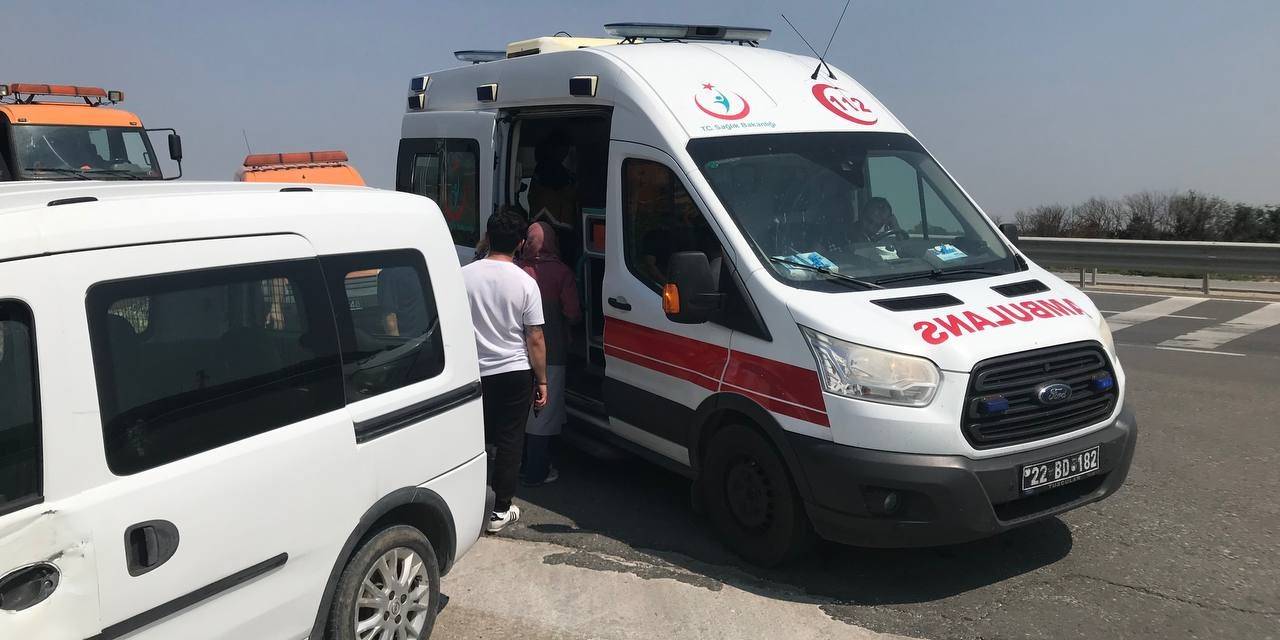 Edirne’de Sıcaktan Fenalık Geçiren Sürücü Ters Yöne Girdi