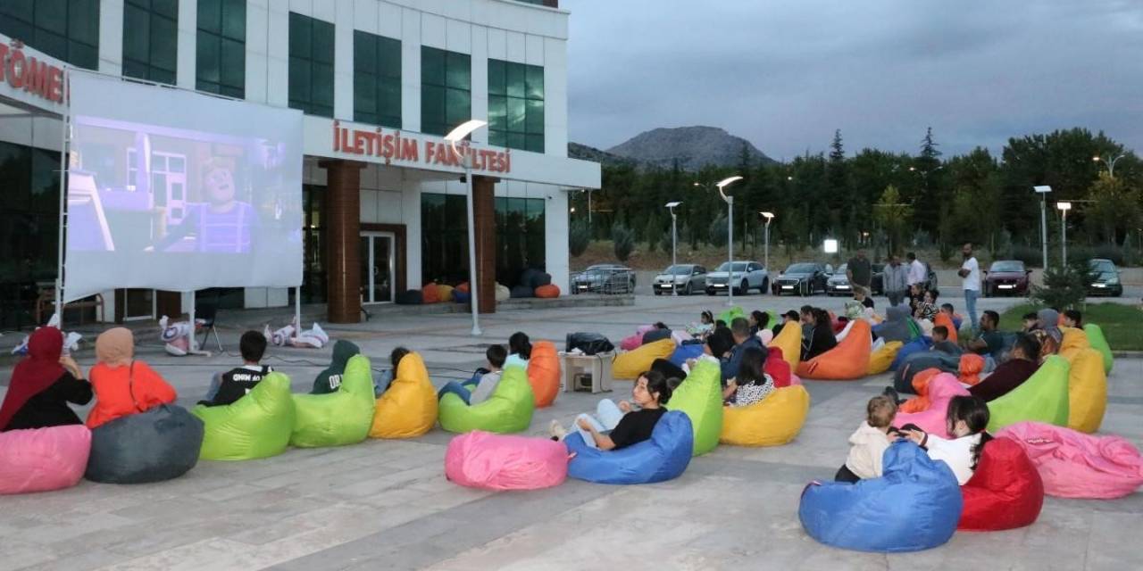 Çocuklar İçin Açık Hava Sinema Etkinliği