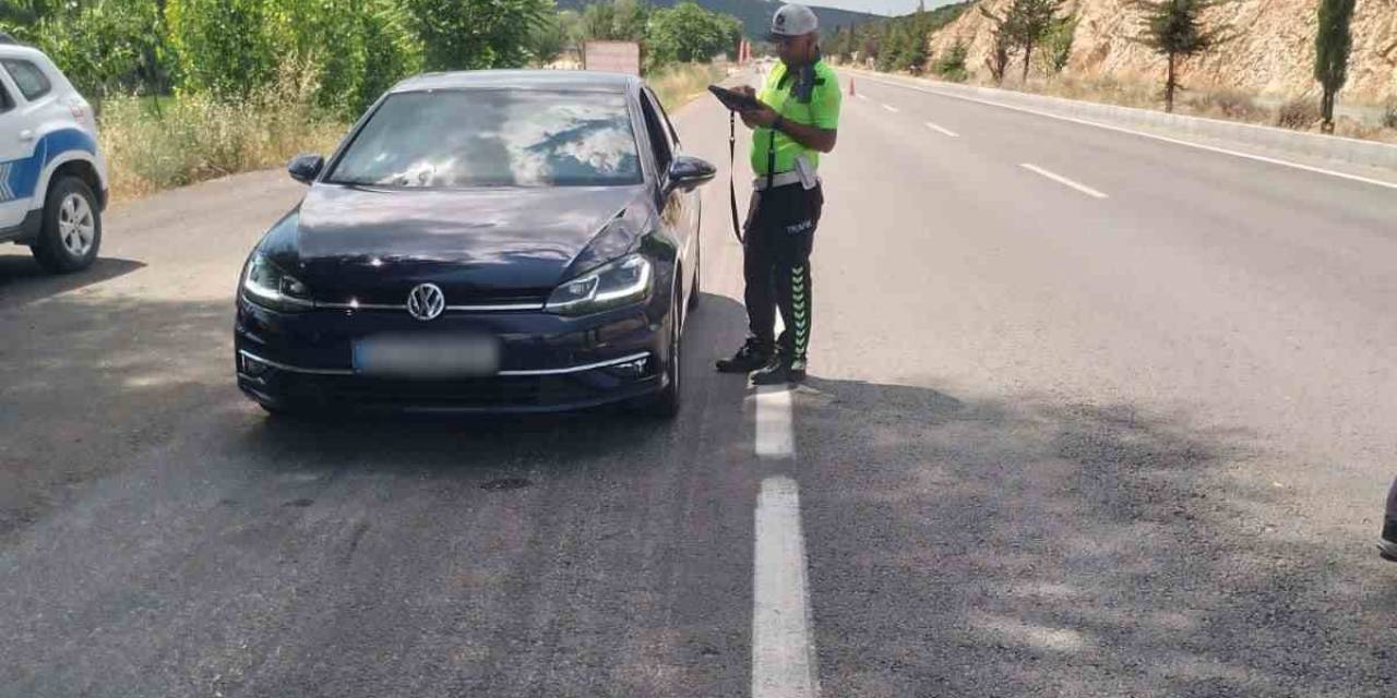 Burdur Emniyeti’nin Radarlı Hız Denetiminde 297 Araca Ceza Uygulandı