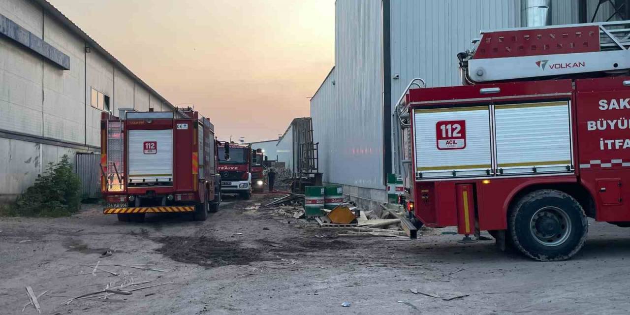 Kereste Fabrikasında Korkutan Yangın: Ekiplerin Müdahalesi Faciayı Önledi
