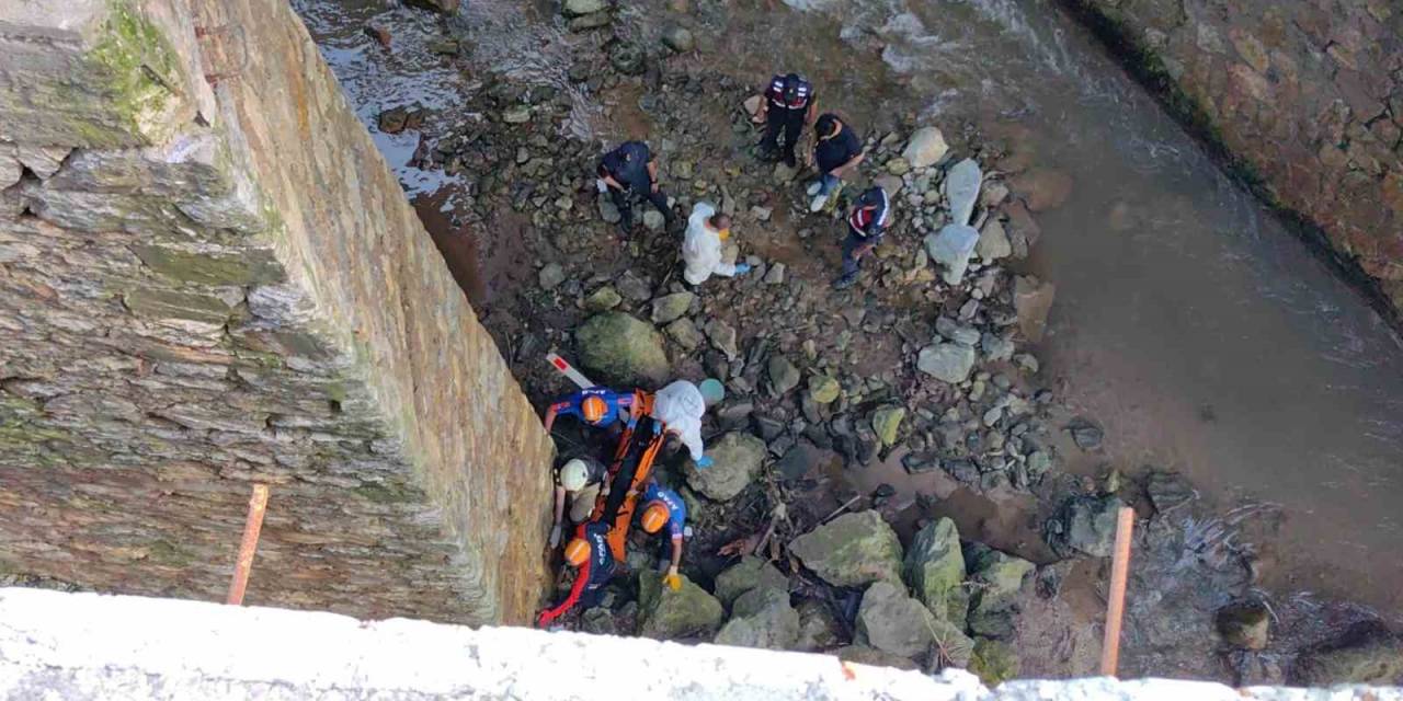 Bursa’da Dere Yatağında Kadın Cesedi Bulundu