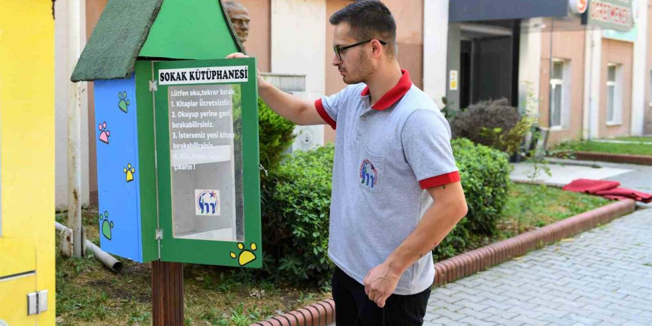 Mustafakemalpaşa Belediyesinden "geri Dönüşen Sokak Kütüphanesi" Projesi