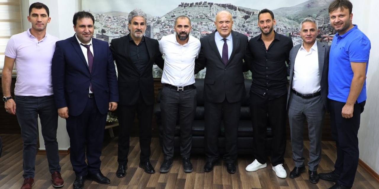 Milli Futbolcu Çalhanoğlu, Baba Ocağında