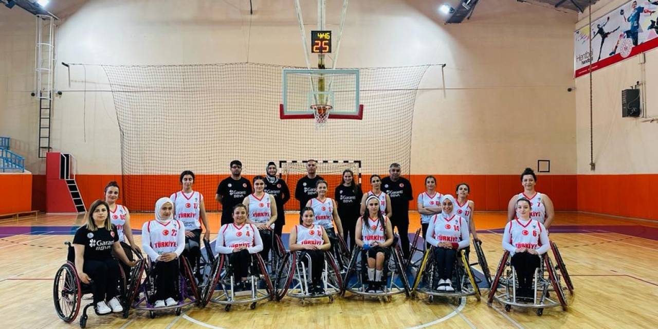 A Milli Takımı Hakkari’de Kampa Giriyor