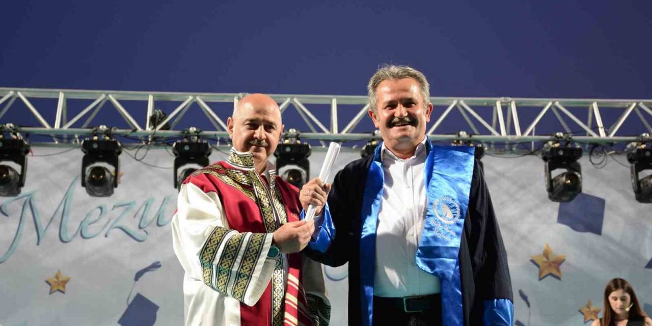 Başkan Mustafa Koloğlu Diplomasını Aldı