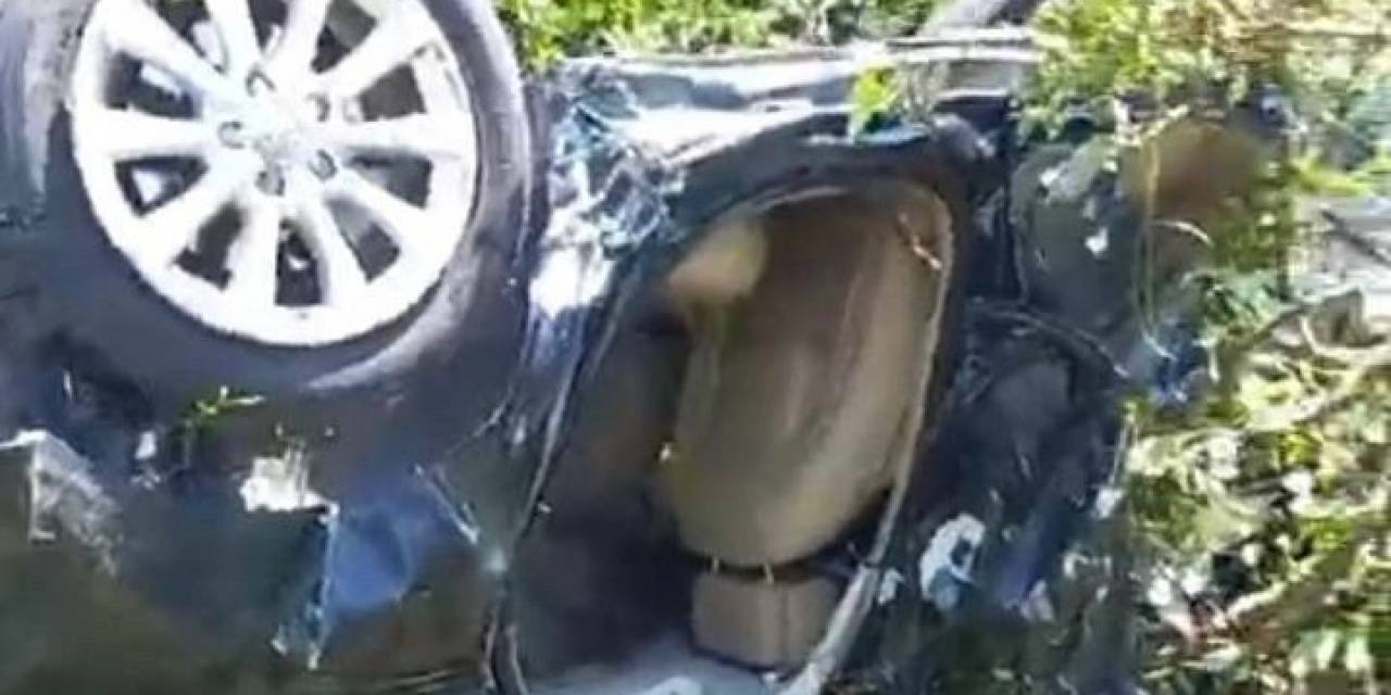 Taklalar Atarak Şarampole Uçan Otomobilin Sürücüsü Hayatını Kaybetti