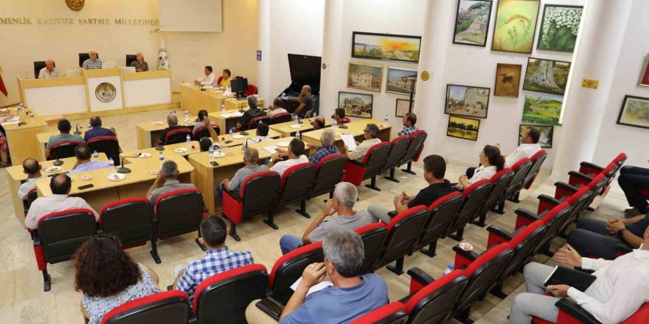 Başkan Deveciler Muhtarlarla Toplantı Düzenledi