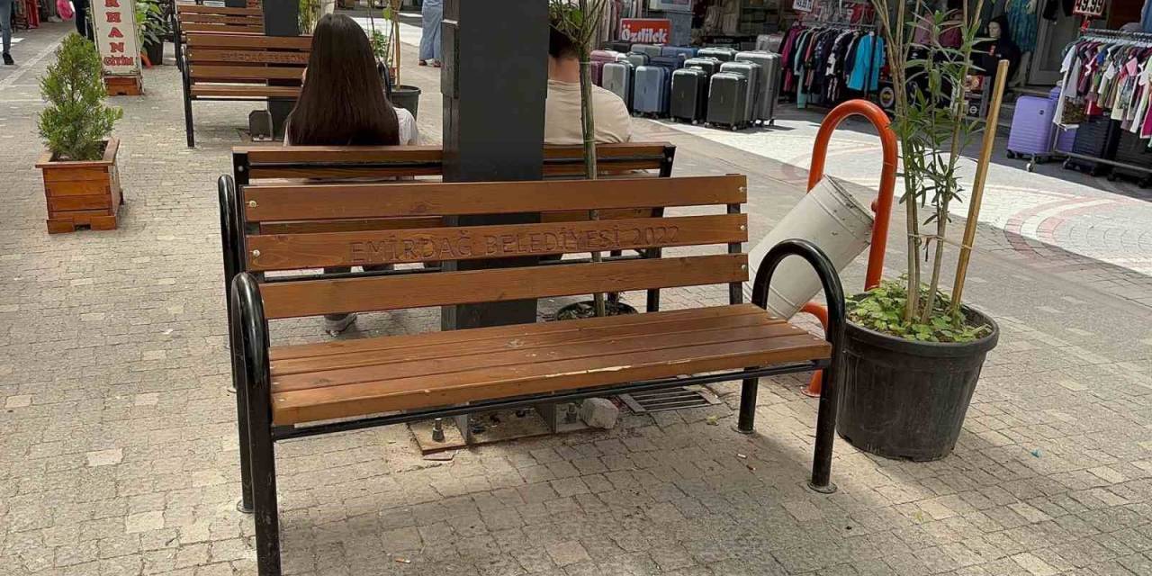 Oturduğu Bankta Öldüğü Uyanmayınca Fark Edildi