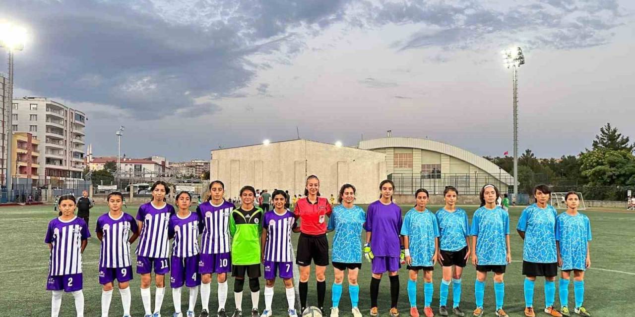 Batmanlı Futbolcu Kızlar, Bölge Şampiyonu Oldu