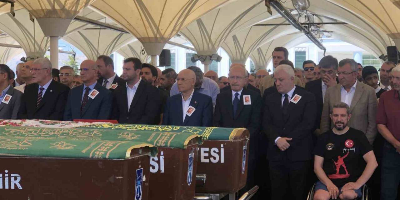 Kılıçdaroğlu, Chp Milletvekili Özkan’ın Annesinin Cenaze Törenine Katıldı