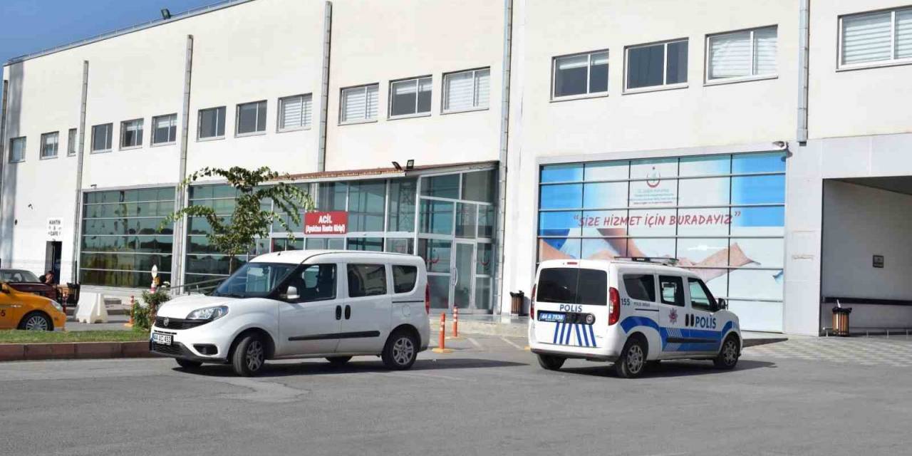 Tadilat Yaparken Çukura Düşen Şahıs Yaralandı