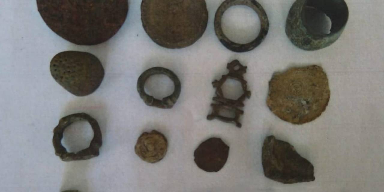 Aranan Şahsın Evinden Tarihi Eser Olduğu Değerlendirilen Objeler Çıktı