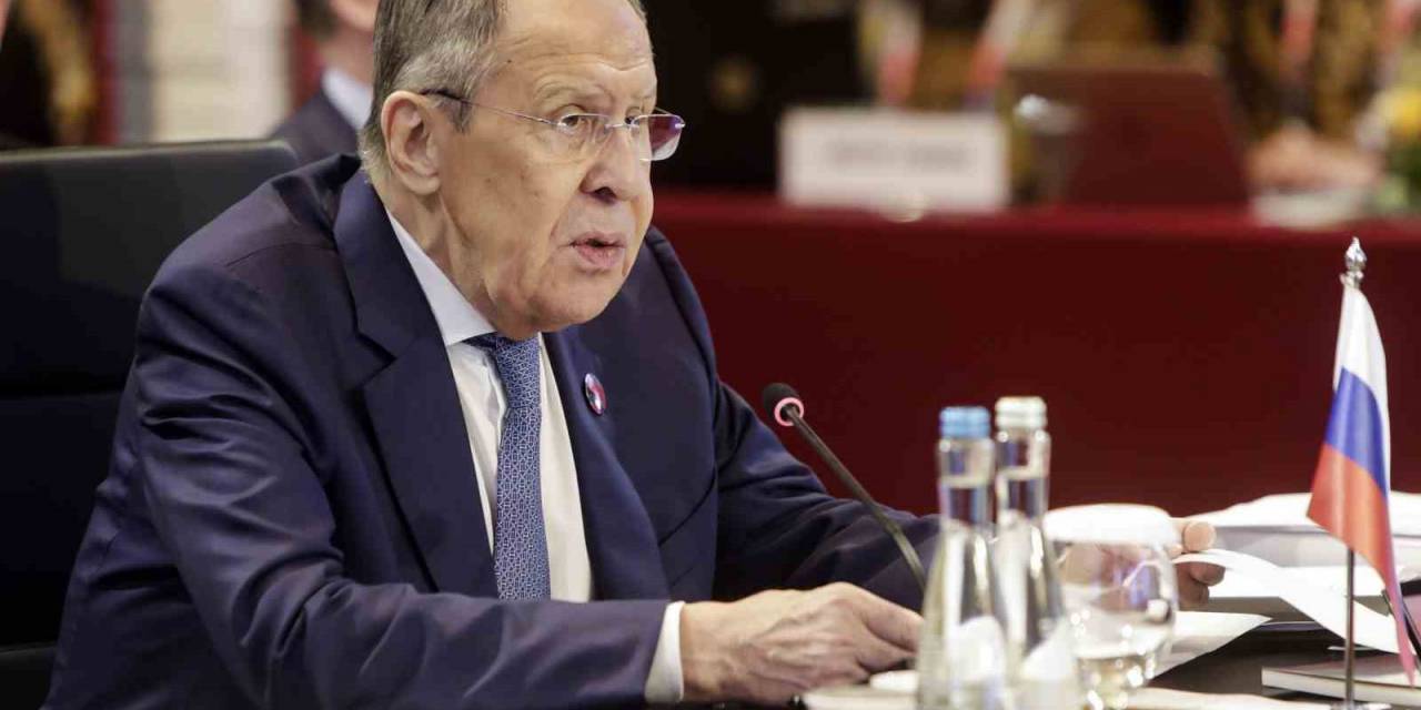 Lavrov: "ukrayna’ya Verilecek F-16’lar Nükleer Tehdit Olarak Değerlendirilecek"