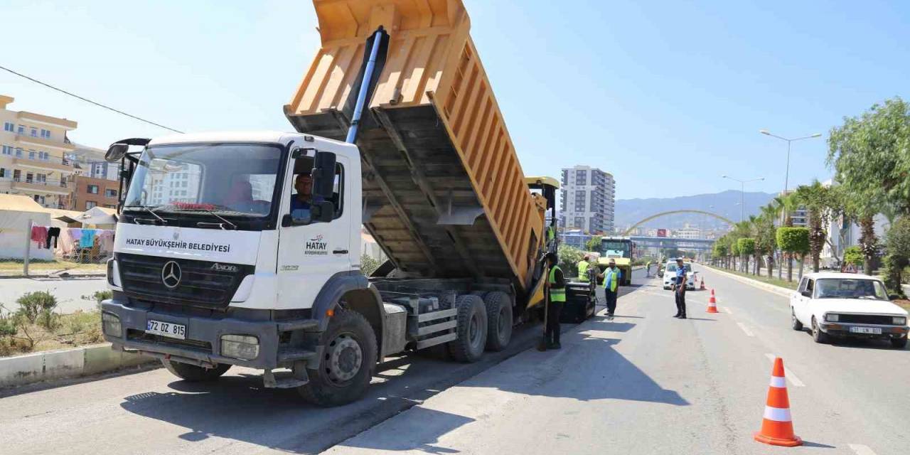 Hatay Büyükşehirden, E-5 Karayolunda Beton Asfalt Çalışması
