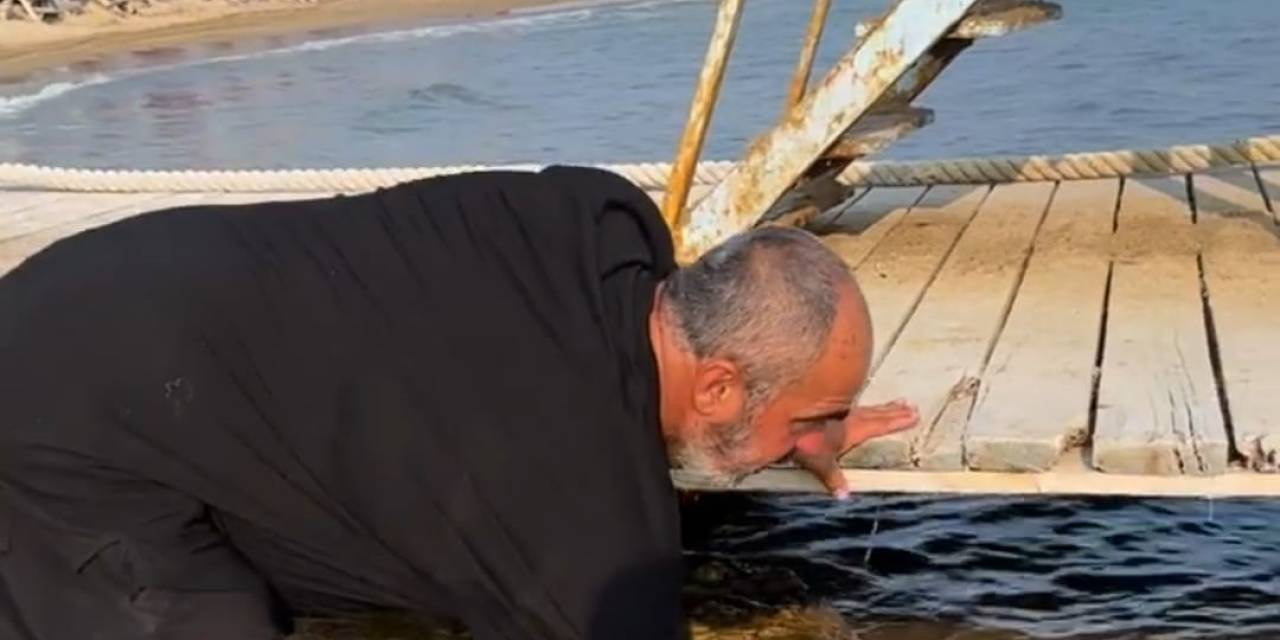 Karaya Vuran Caretta Caretta Tekrar Denize Salındı