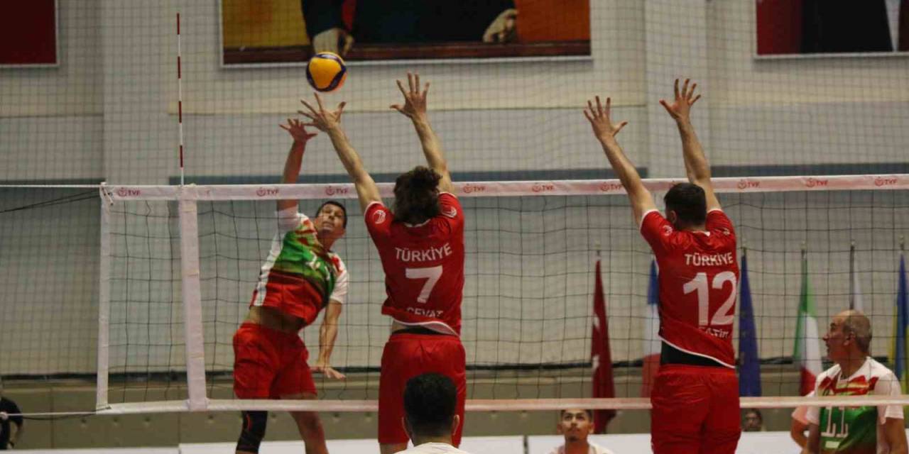 Türkiye Şampiyonaya Galibiyetle Başladı