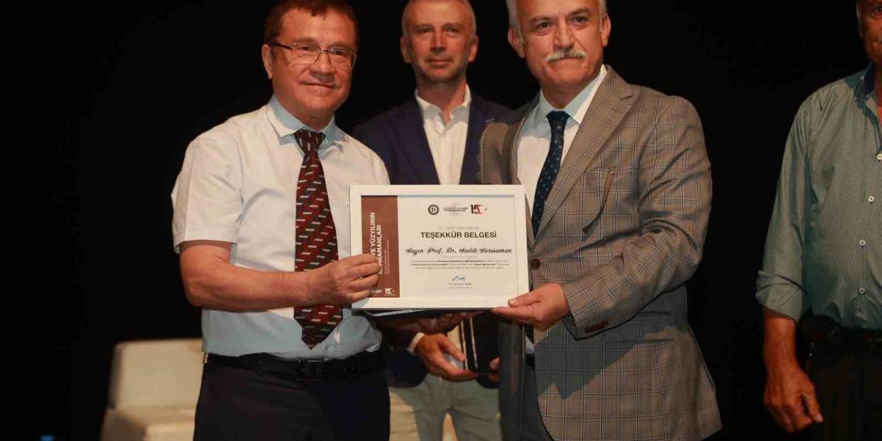 Uşak Üniversitesi’nde 15 Temmuz Konferansı Düzenlendi