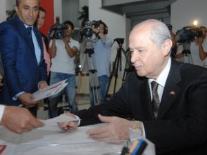 Mhp Lideri Bahçeli 1 Kasım Seçimleri İçin Adaylık Başvurusunu Yaptı