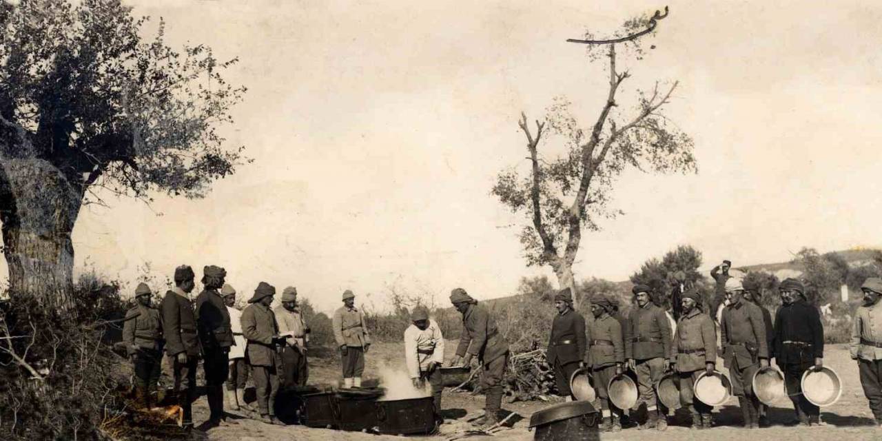 ’üzüm Hoşaflı Çanakkale Menüsü’ Yanlış, ’etli Nohut, Zeytinyağlı Bakla’ Doğru