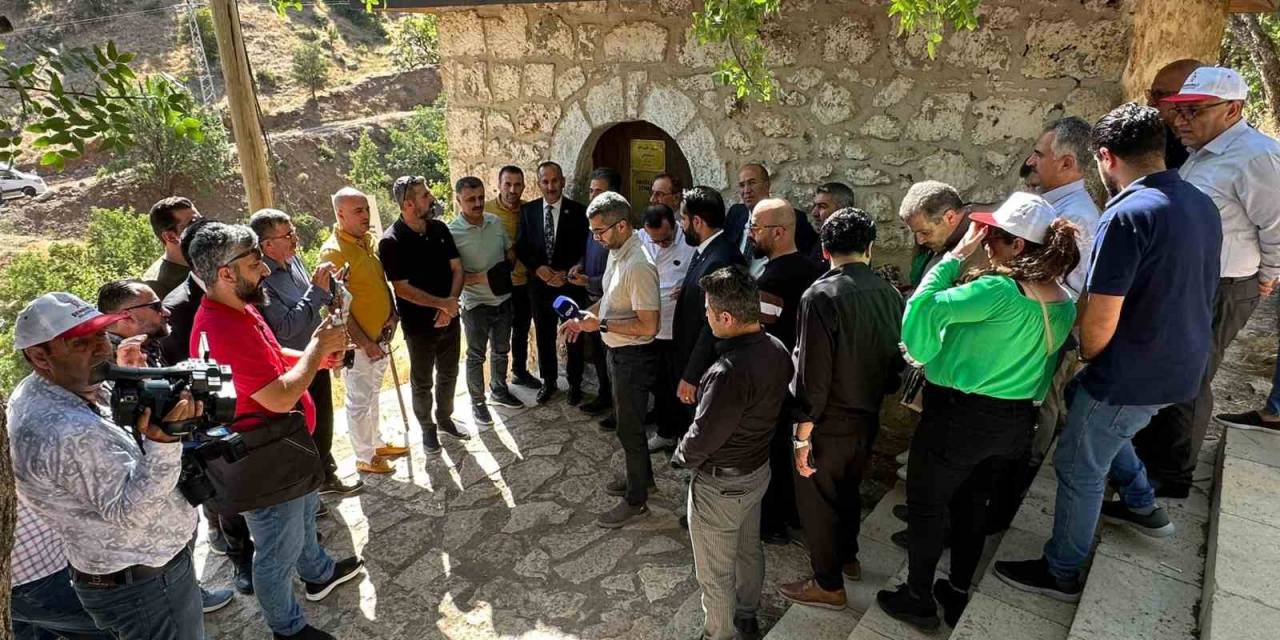 Irak’tan Gelen Turizm Kafilesi Şemdinli’yi Gezdi