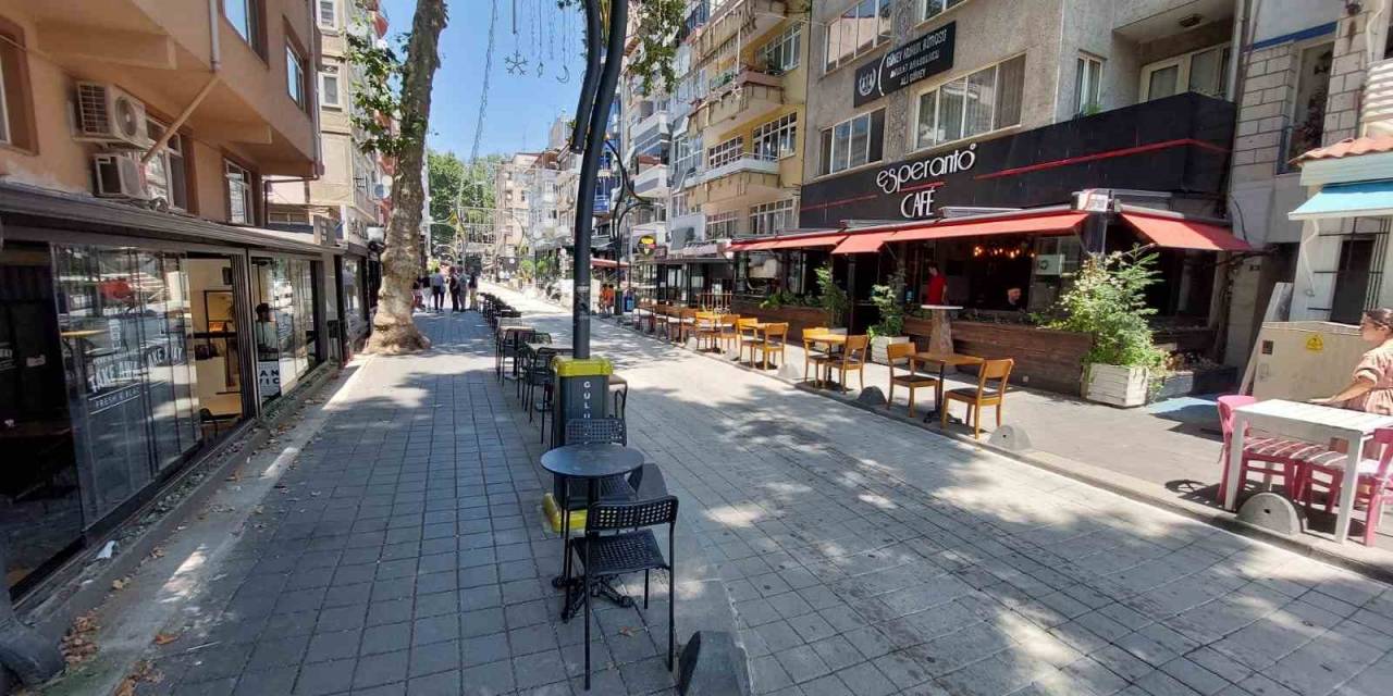 Zabıta Ekiplerinden Kafelere Kaldırım İşgali Denetimi