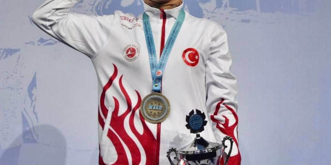 Hayriye Türksoy Hançer Şampiyon Oldu