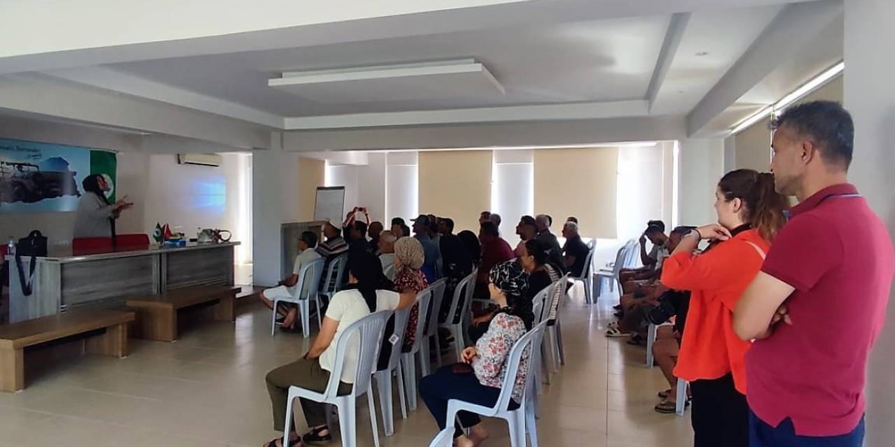 Demreli Üreticilere Tuzak Dağıtıldı