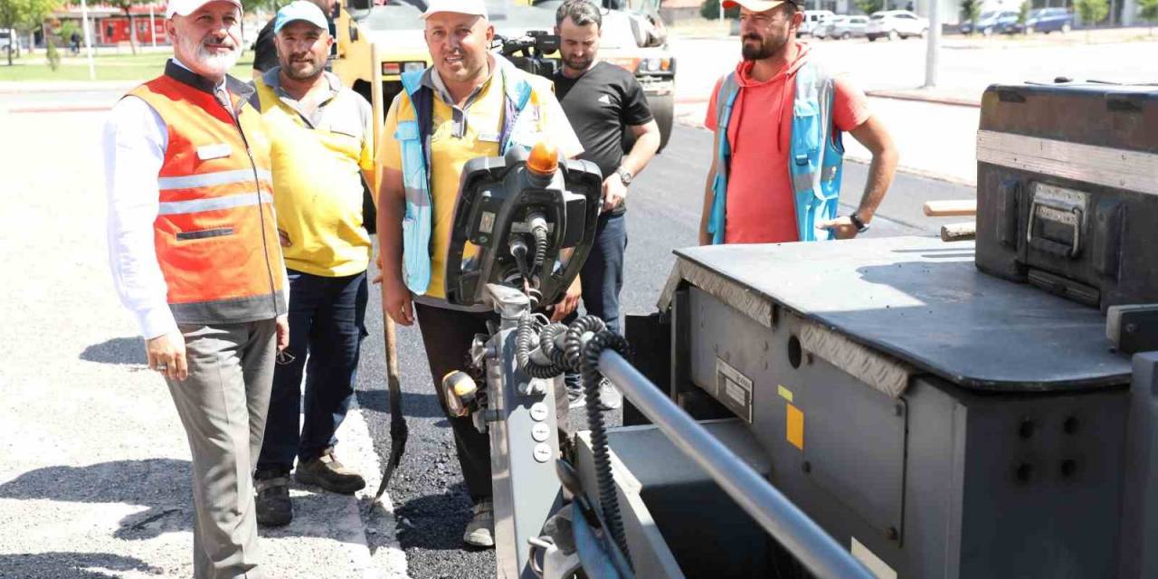 Başkan Çolakbayrakdar:  “ilçenin Dört Bir Yanında Asfalt İhtiyacını Çözüme Kavuşturuyoruz”
