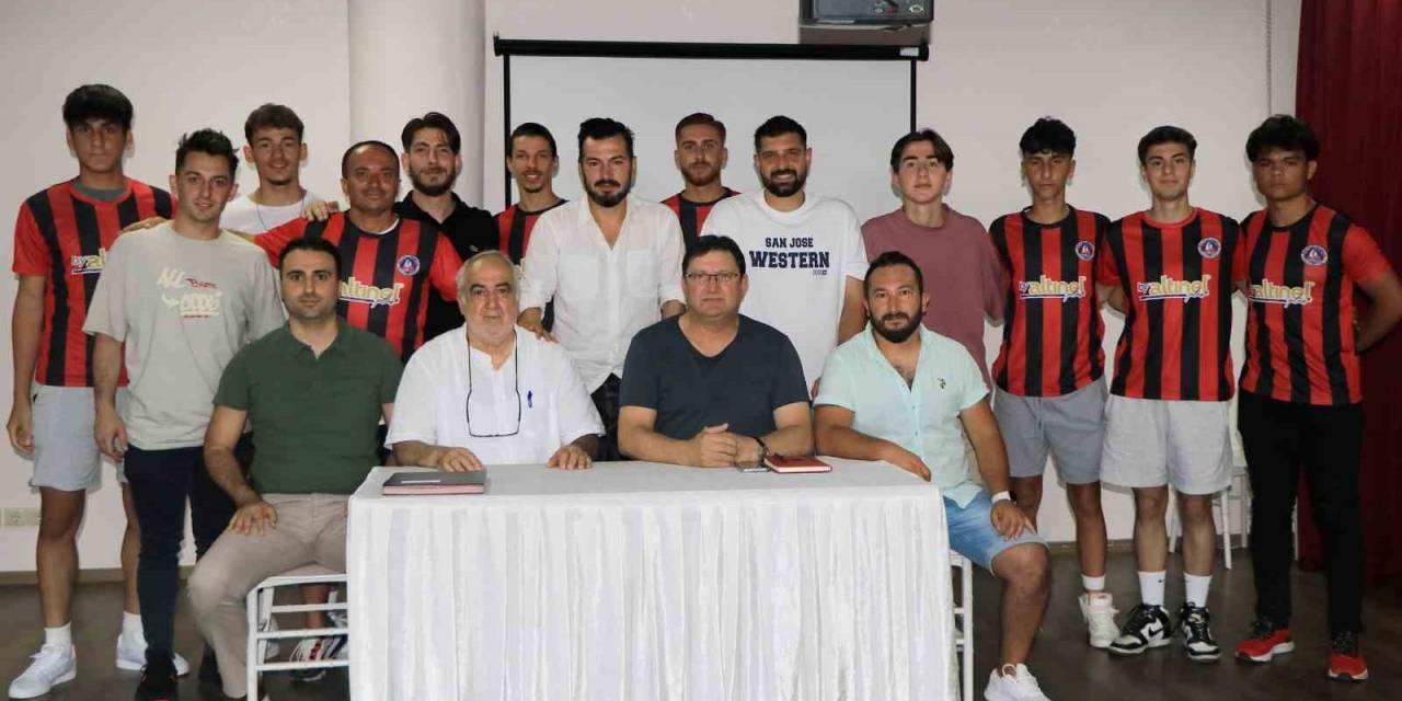 Çiftlikköy Belediyespor’dan İç Ve Dış Transferde 20 İmza