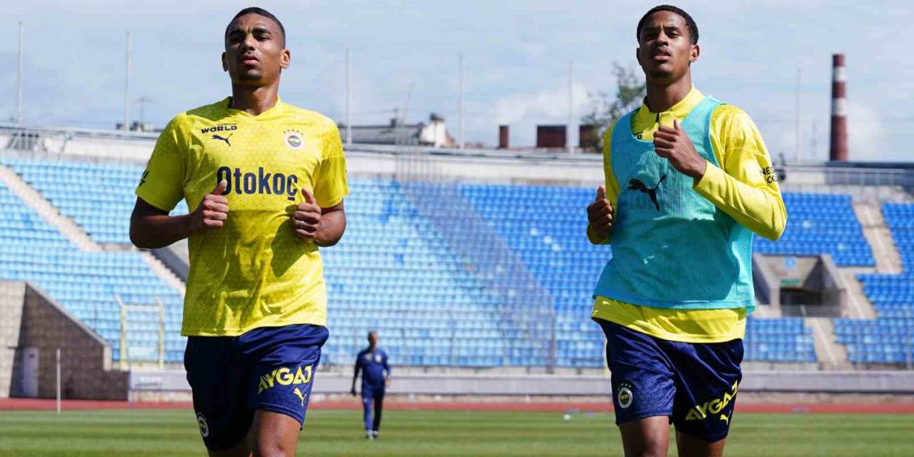 Fenerbahçe, Dar Alanda Pas Çalıştı