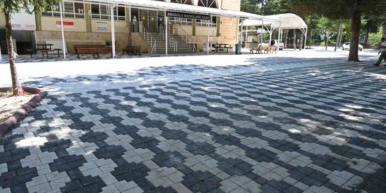 Isparta Belediyesi Cami Çevrelerini Güzelleştiriyor