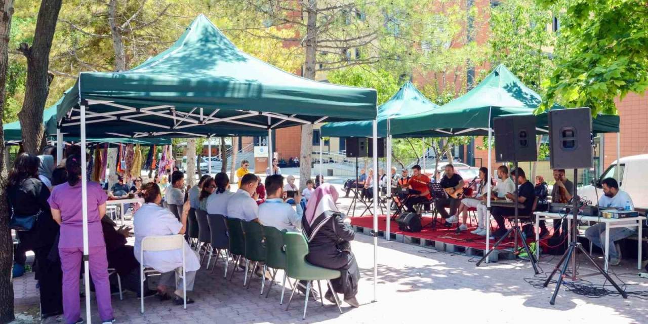 Neü’de Kanser Tedavisi Gören Hastalara Moral Etkinliği