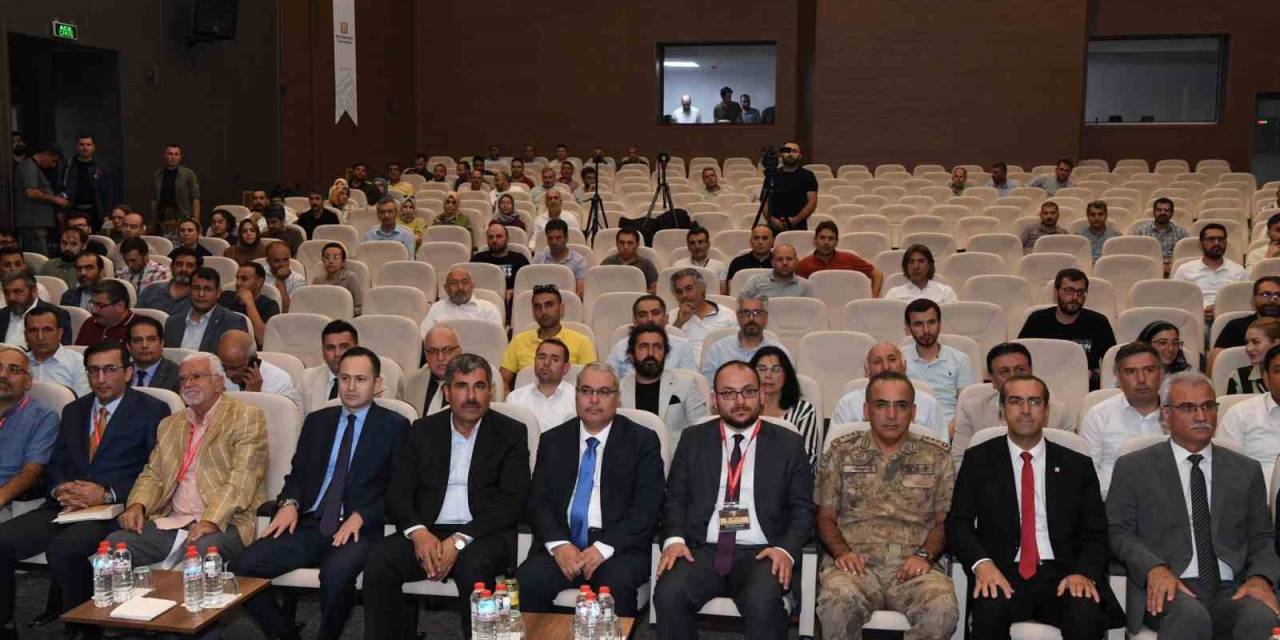 Muş’ta ’milli İrade Ve 15 Temmuz’ Çalıştayı Düzenlendi