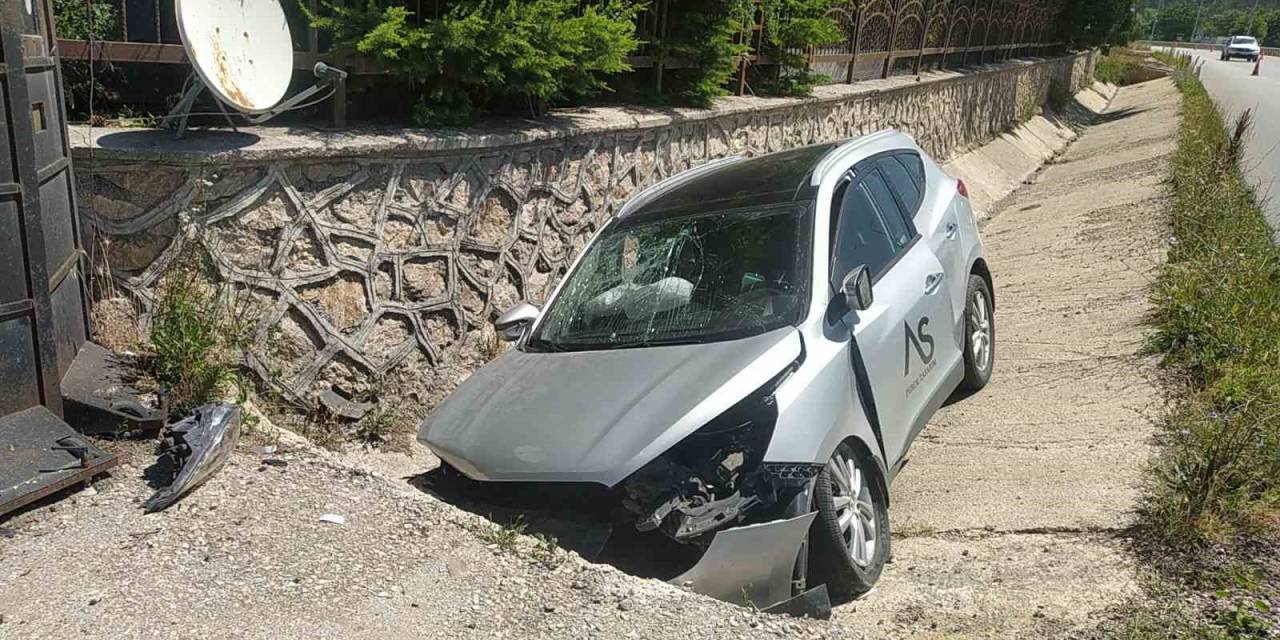 Kontrolden Çıkan Otomobil Sulama Kanalına Düştü: 2 Yaralı
