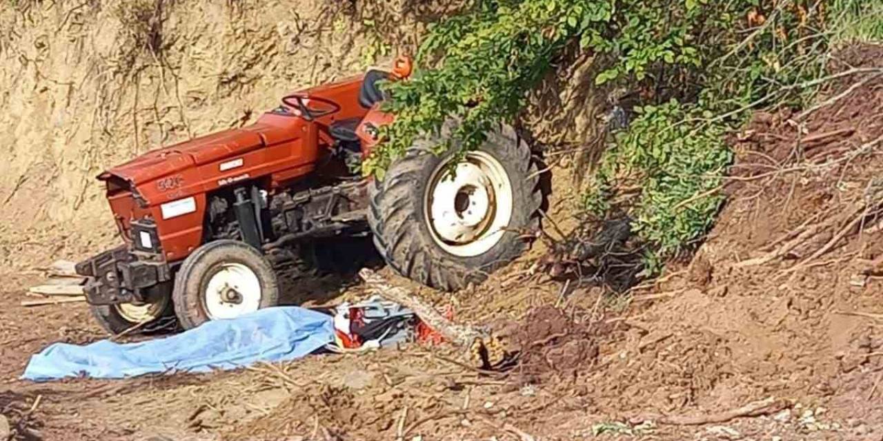 Şarampole Devrilen Traktörün Sürücüsü Yaşamını Yitirdi