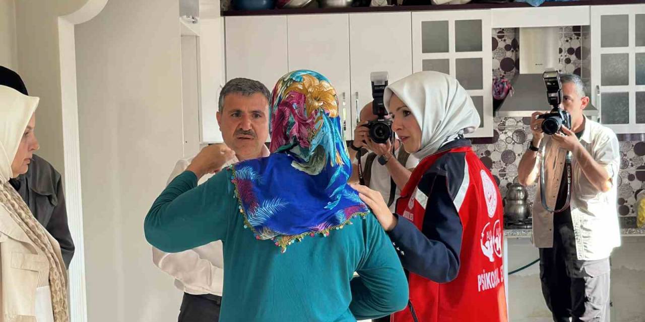 Aile Ve Sosyal Hizmetler Bakanı Göktaş Evleri Tek Tek İnceledi