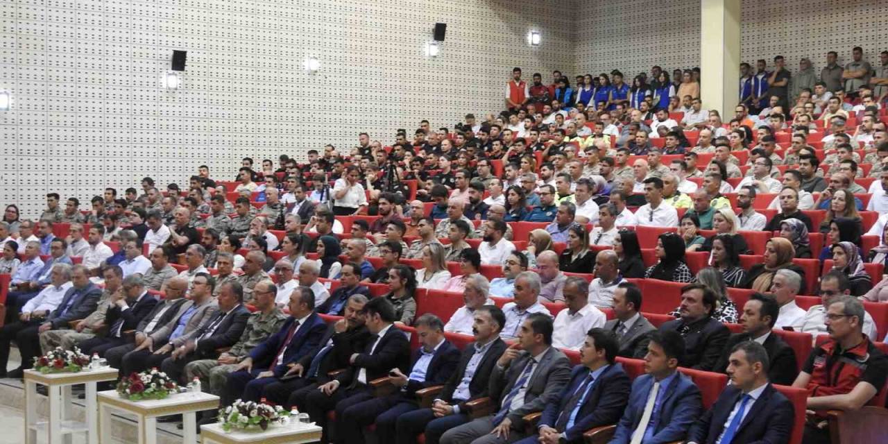 Eski Emniyet Genel Müdürü Celal Uzunkaya, Kilis’te ’15 Temmuz’ Konferansına Katıldı