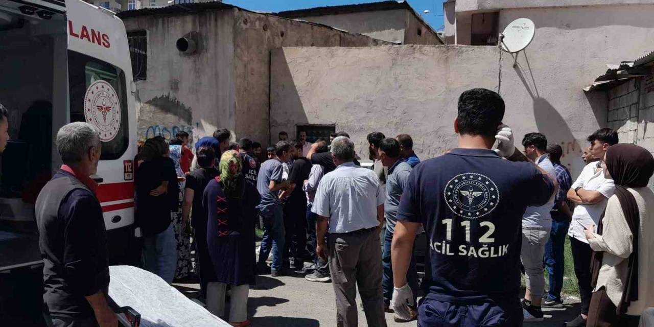 Iğdır’da Azerbaycanlı Genç 5. Kattan Atlayarak İntihar Etti