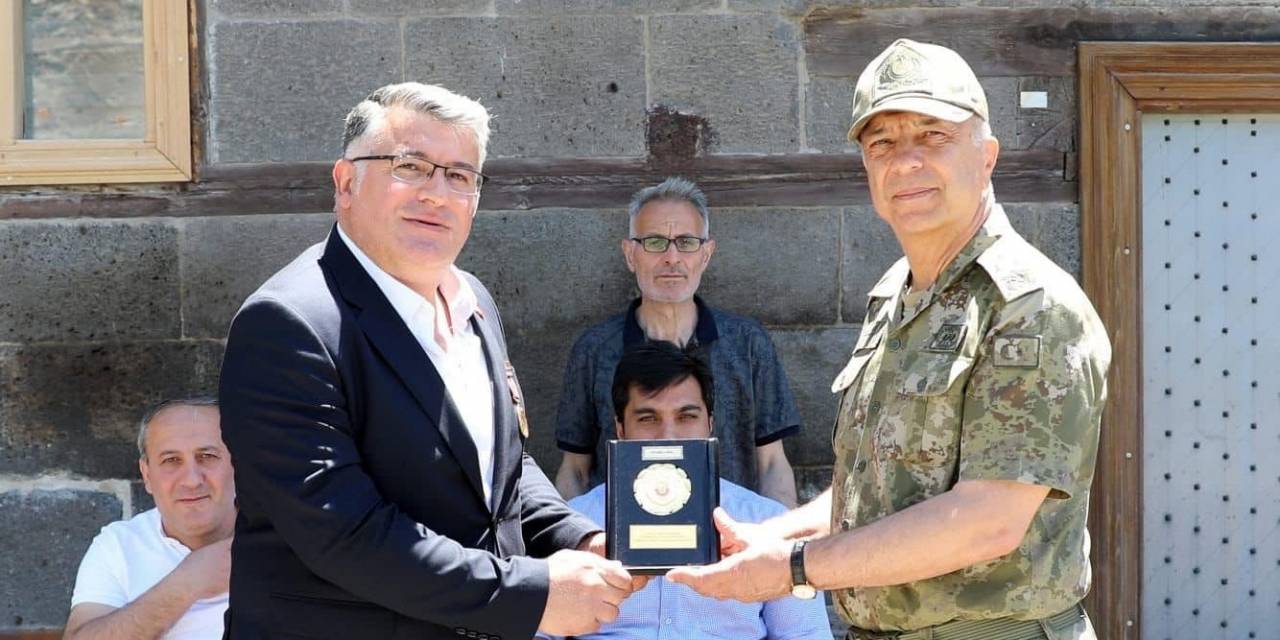 Paşadan Şehit Ve Gazi Yakınlarına Ziyaret