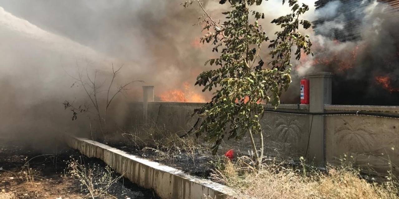 Burdur’da Kereste Fabrikası Alevlere Teslim Oldu