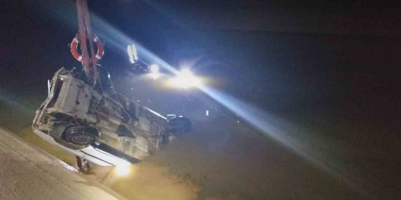 Şanlıurfa’da Sulama Kanalına Düşen Araçtaki Sürücü Aranıyor