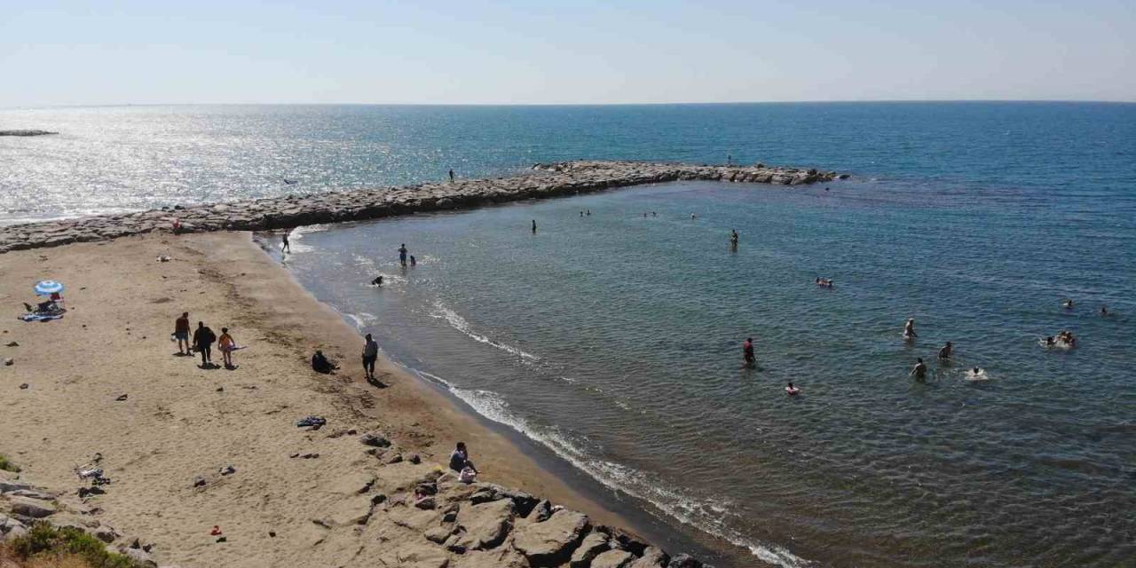El Nino Sıcağından Bunalan Vatandaşlar, Akdeniz’de Serinliyor