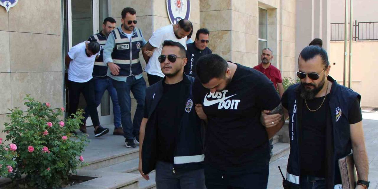 Kendilerini ’avukat’ Ve ’uzlaştırmacı’ Olarak Tanıtıp Vatandaşları Dolandıranlar ’kaportacı’ Ve ’tatlıcı’ Çıktı
