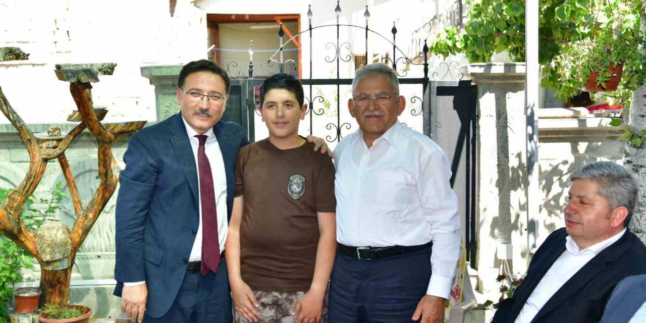 Vali Çiçek Ve Başkan Büyükkılıç, 15 Temmuz Şehidi Cennet Yiğit’i Kabri Başında Andı