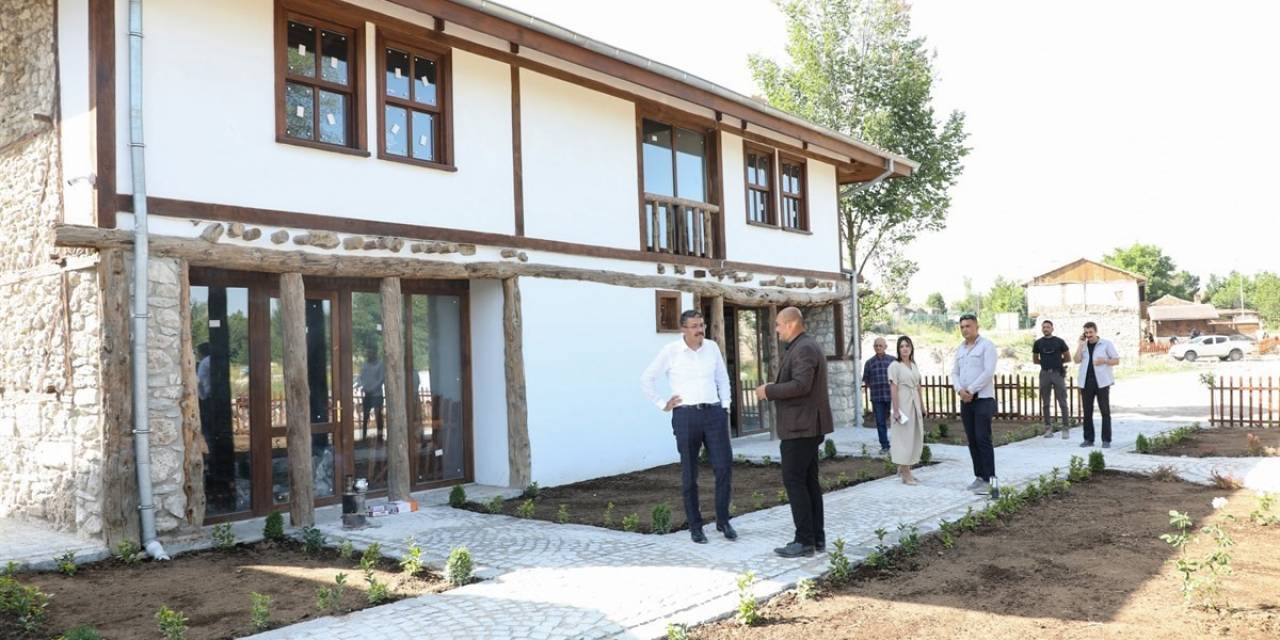 Çavdarhisar Aizanoi Antik Kenti’ndeki Yok Olmaya Yüz Tutan Tarihi Konaklar Kurtarıldı