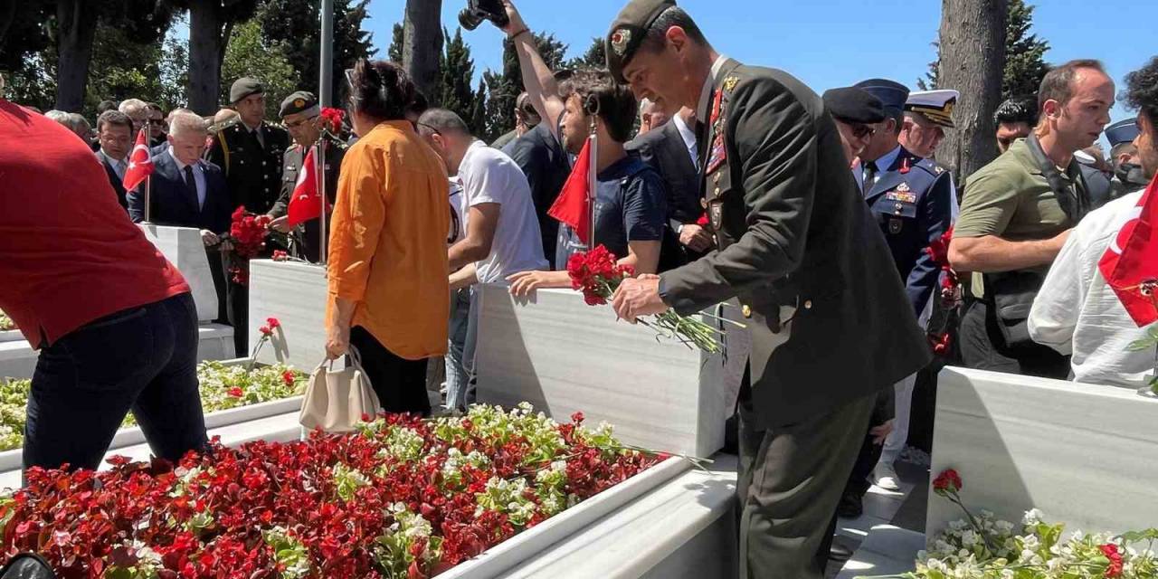 Edirnekapı Şehitliği’nde 15 Temmuz Şehitleri İçin Tören Düzenlendi