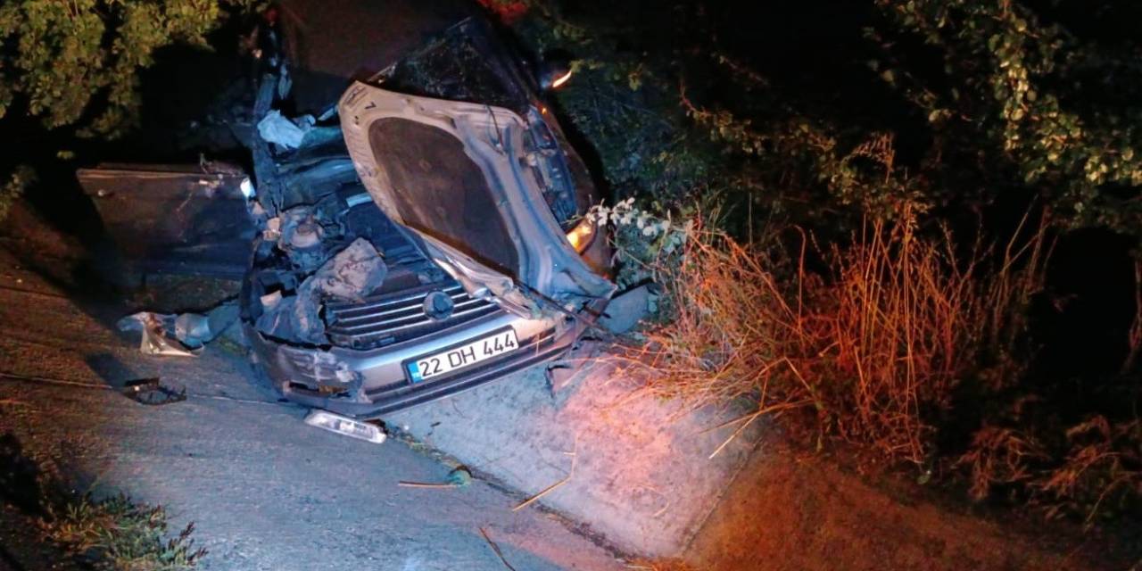 Uzunköprü’de Otomobil Traktör Römorkuna Çarptı: 1 Yaralı