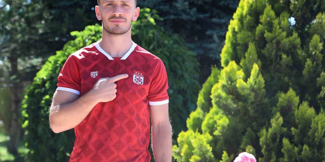 Abdulkadir Parmak Resmen Sivasspor’da