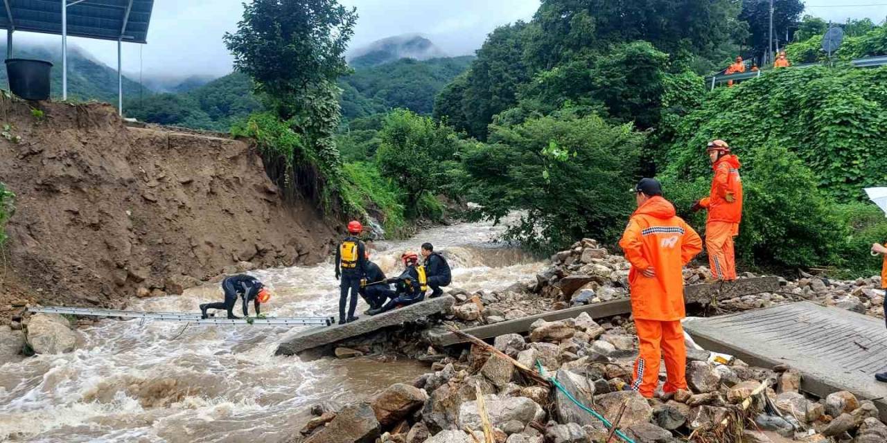 Güney Kore’de Sel Ve Toprak Kayması: 22 Ölü, 14 Kayıp